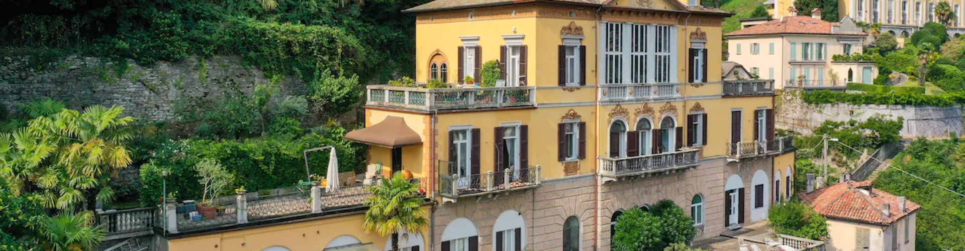 Fino Mornasco, IT cityscape