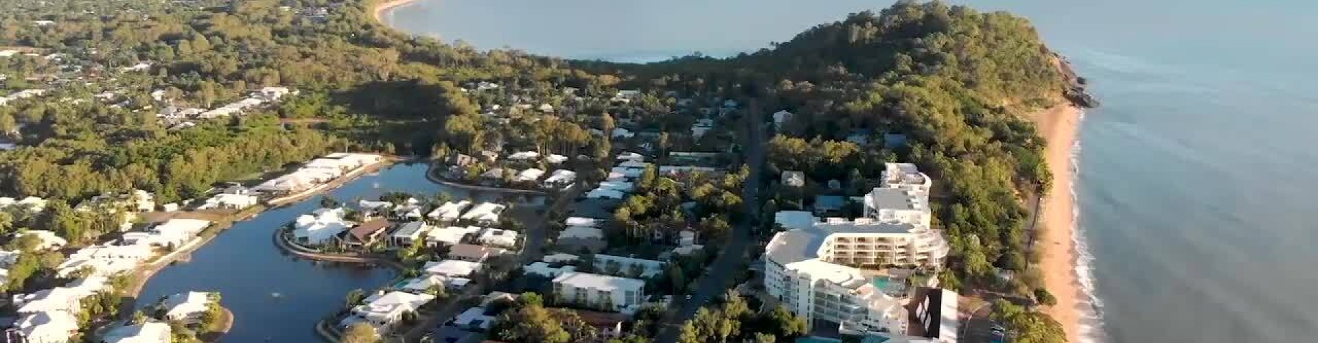 Cairns, QL, AU cityscape